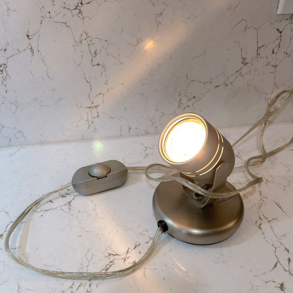 Intertek Mini LED Stand Up Light - Picture 2 of 6